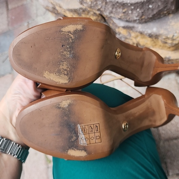 Michael Kors Shoes. - Picture 4 of 10